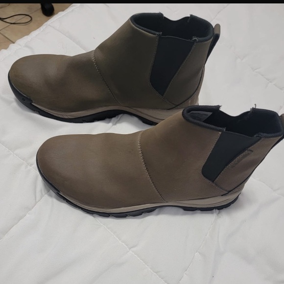Mens Columbia Boots - Picture 2 of 3